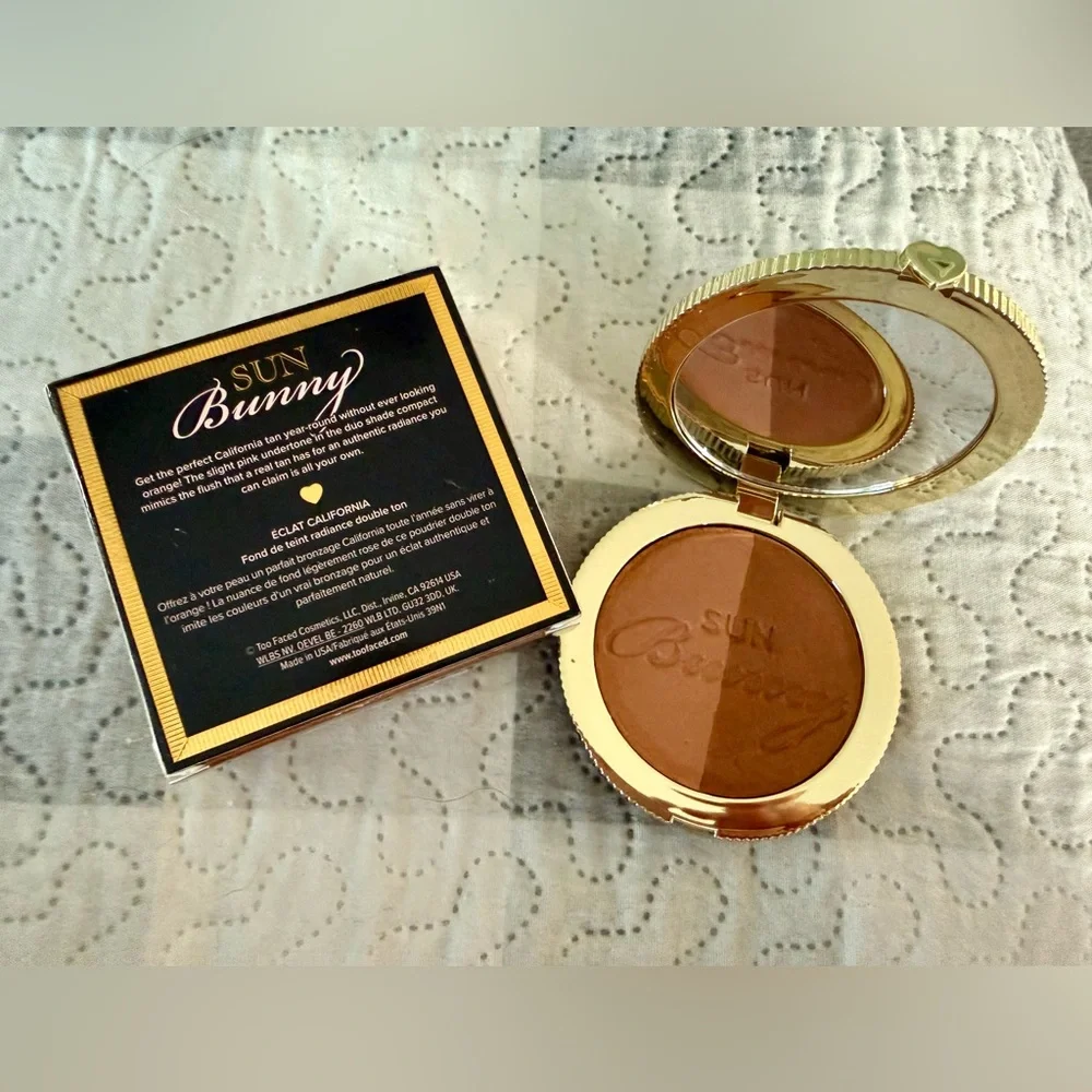 Too Faced Sun Bunny Radiant Duo Tone Bronzer - Brown and Gold